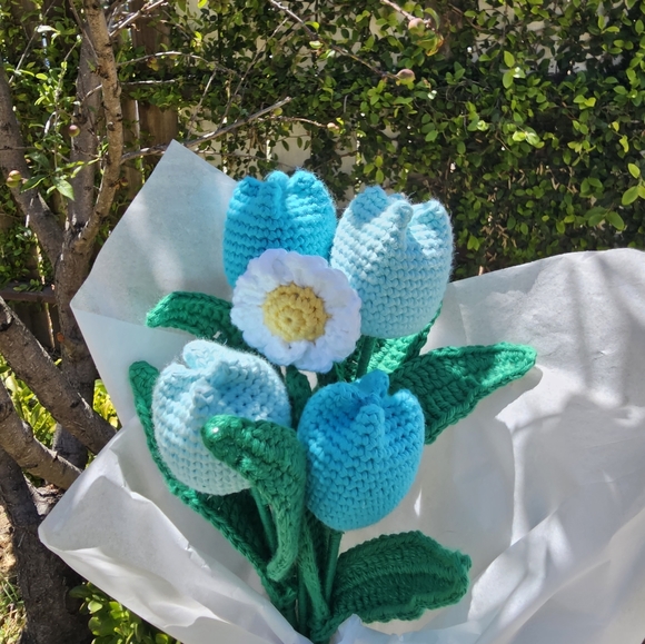 Handmade bouquet of tulips. - Picture 3 of 4